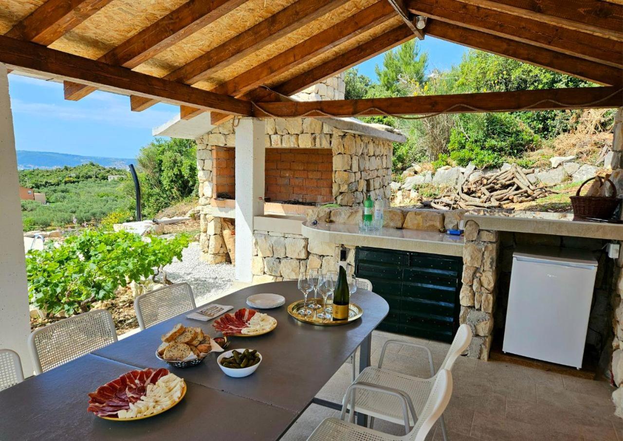 Villa Bepina, Surrounded By Sea, Olive, Vineyard Kaštel Novi Extérieur photo